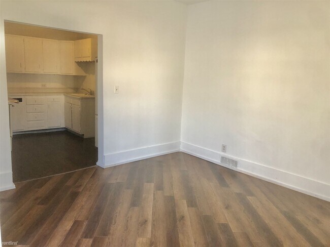 Foto del edificio - 2 br, 1 bath Duplex - 3717 South Race Stre...