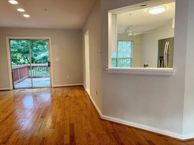 Foto del edificio - 10853 Sherwood Hill Rd