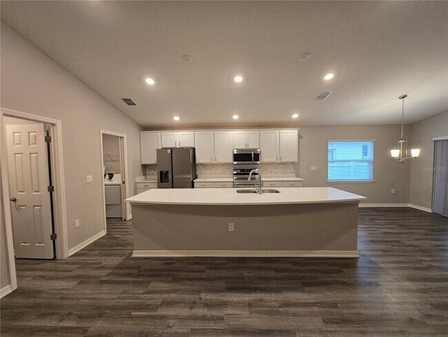 Foto del edificio - 1352 Mountain Flower Ln