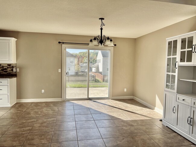 Building Photo - 8611 Springberry Dr