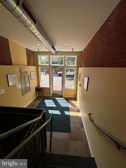 Foto del edificio - 242 Centre St