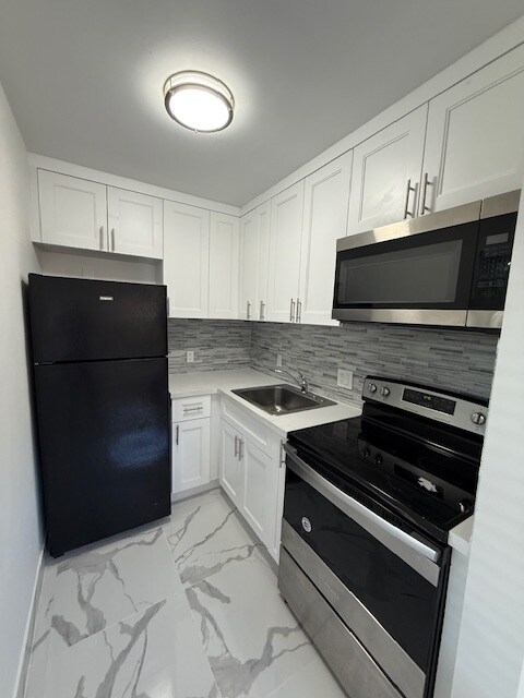 Foto principal - 5962 NW 19th St