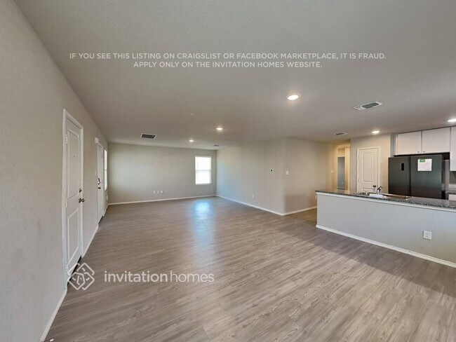 Building Photo - 7335 Avila Vis