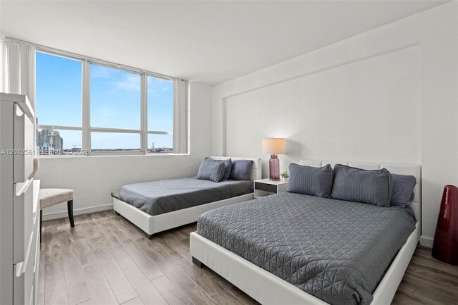 Foto del edificio - 1500 Bay Rd