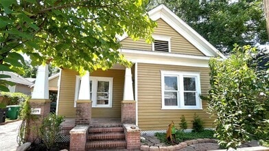 Building Photo - 209 Walton St