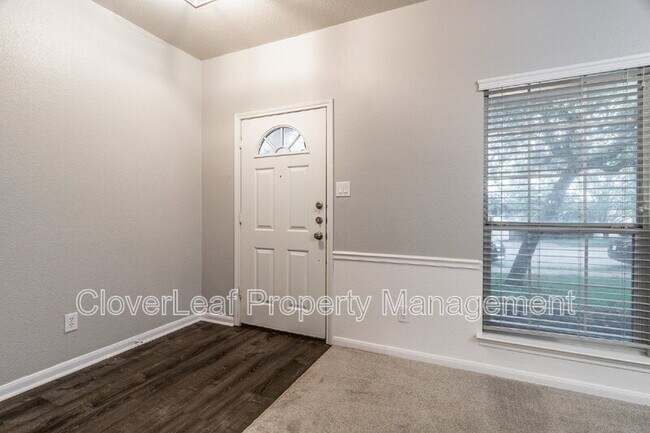 Building Photo - 123 Impala Cir