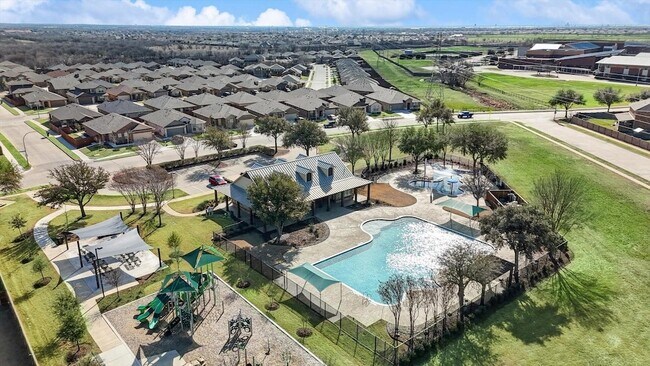 Foto del edificio - 8225 Painted Tree Tr