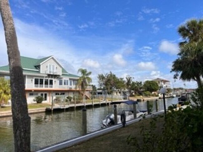 Foto del edificio - Venice, FL 1BR/1BA Condo with Canal View a...