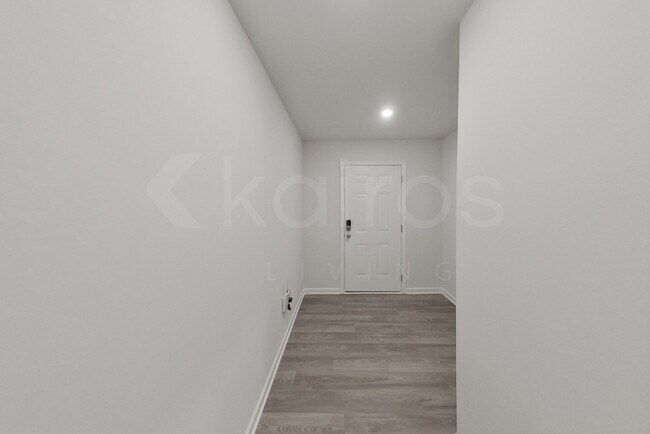 Building Photo - 330 Ironwood Ct