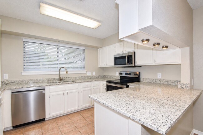Building Photo - 14203 Long River Ct