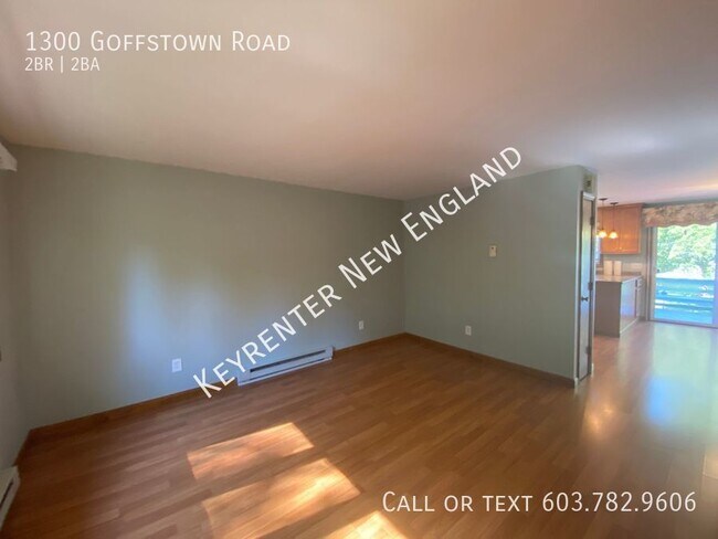 Building Photo - Quiet 2 Bedroom 1.5 Bath Townhouse Available!