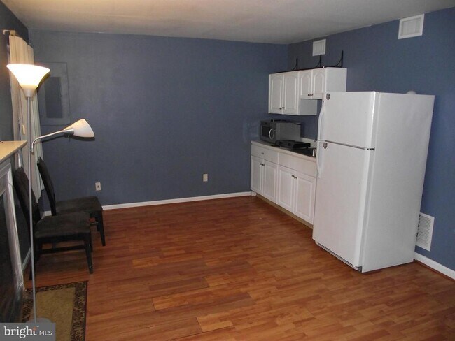 Building Photo - 8502 Kernon Ct