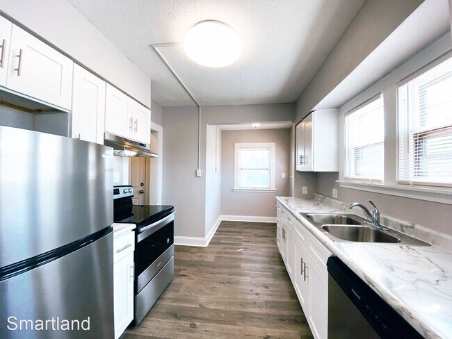 Building Photo - 3 br, 1 bath House - 19350 Ormiston Avenue