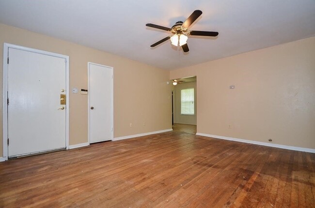 Foto del edificio - 5515 Flamingo Dr