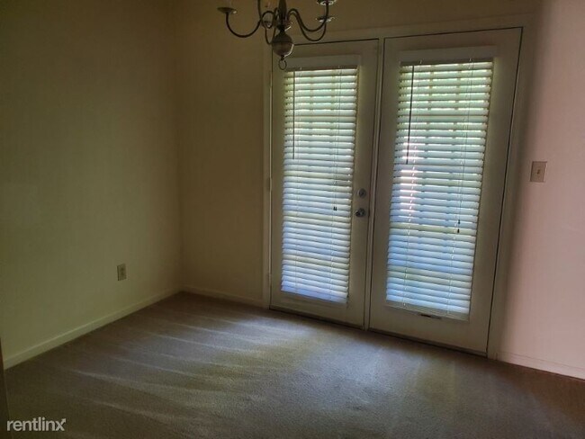 Building Photo - 3 br, 2 bath House - 16 Willow Breeze Ct