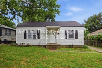 Building Photo - 3912 E Admiral Ct