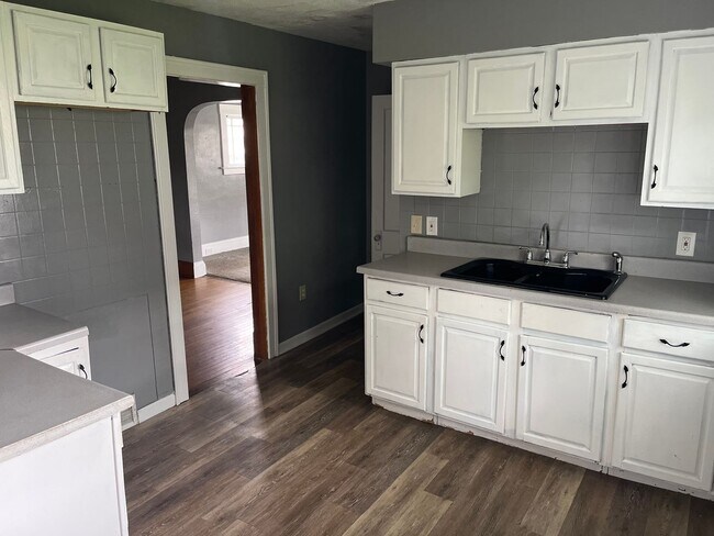 Building Photo - 3bd Single Cash Pay/Section 8