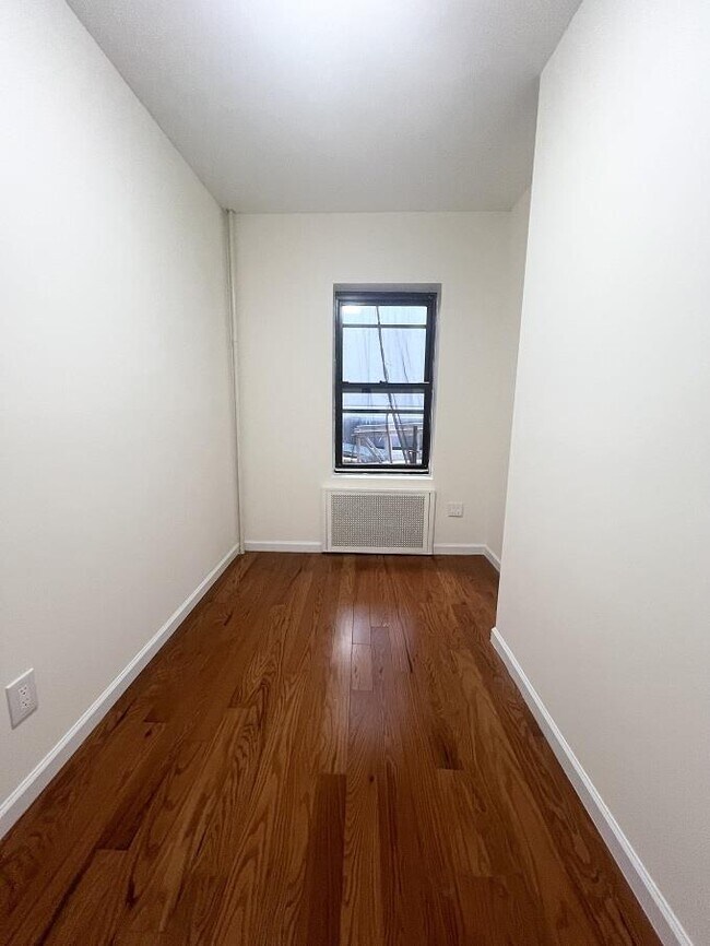 528 9th Ave Unit 3R, New York, NY 10018 Room for Rent in New York