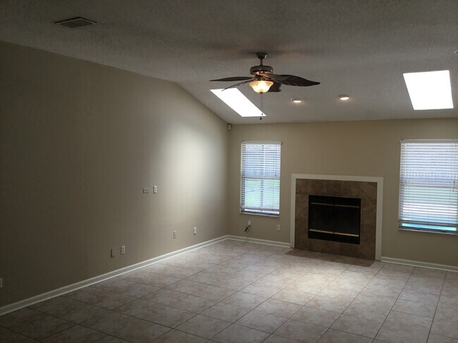 Foto del edificio - 1000 Marble Ridge Dr