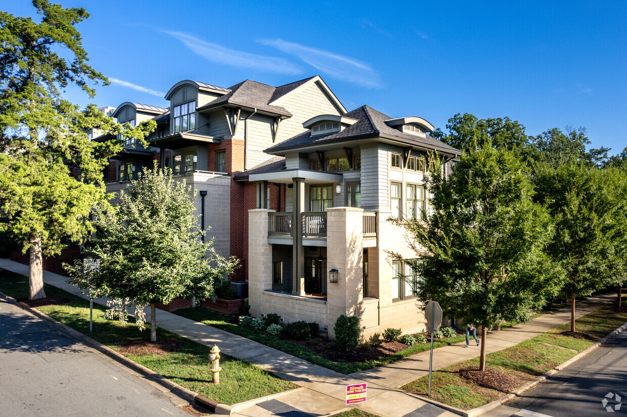 Primary Photo - Dilworth Terrace