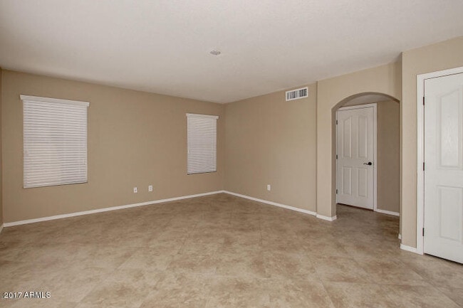 Foto del edificio - 12755 W Alvarado Rd