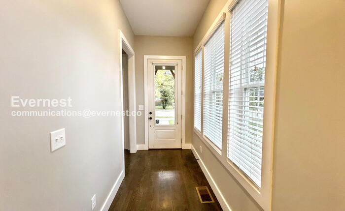 Foto principal - 1705 Cass St