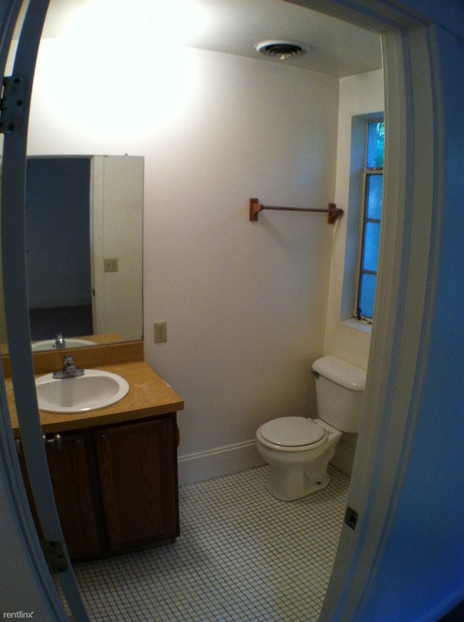 Building Photo - 2 br, 2 bath Duplex - 398 W Delhi Rd