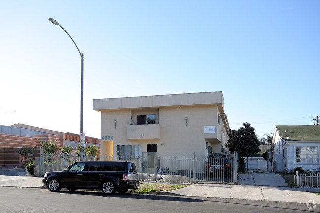 Building Photo - 4934 Maplewood Ave