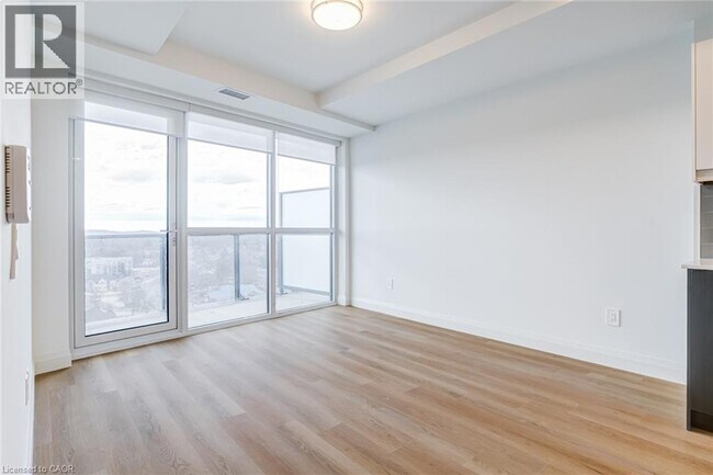 Photo du bâtiment - 1333 Weber St E