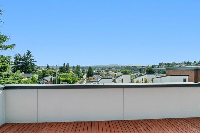 Building Photo - Trendy West Seattle Townhome w/Air Conditi...