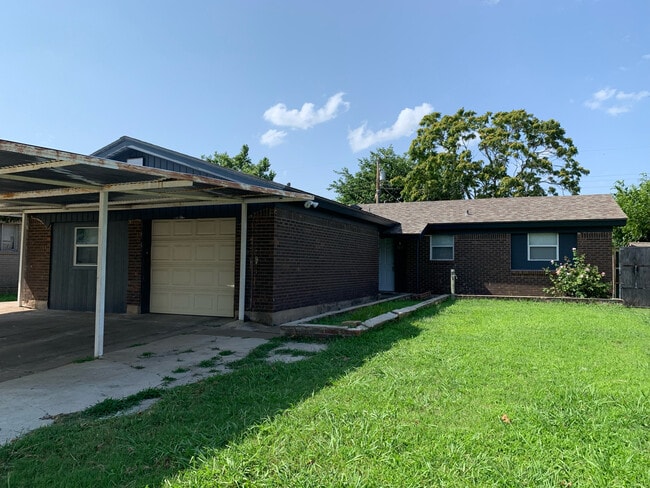 Photo - 1417 SW 77th Pl House