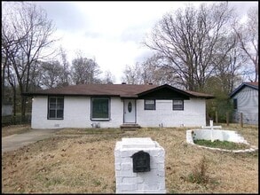 Building Photo - 9516 Woodford Dr