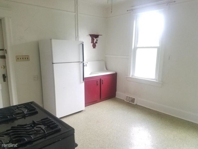 Foto del edificio - 2 br, 1 bath Apartment - 2649 N Weil St
