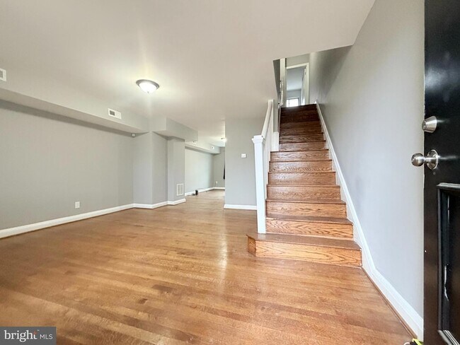 Foto del edificio - 5115 Pembridge Ave