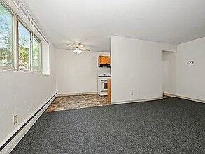Building Photo - 515 5th St SE