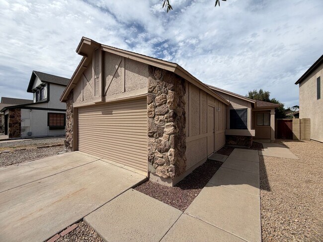 Foto del edificio - Newly Remodeled Glendale Home
