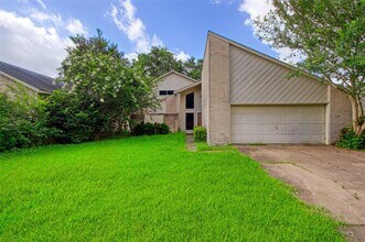 Building Photo - 13119 Hollowcreek Park Dr