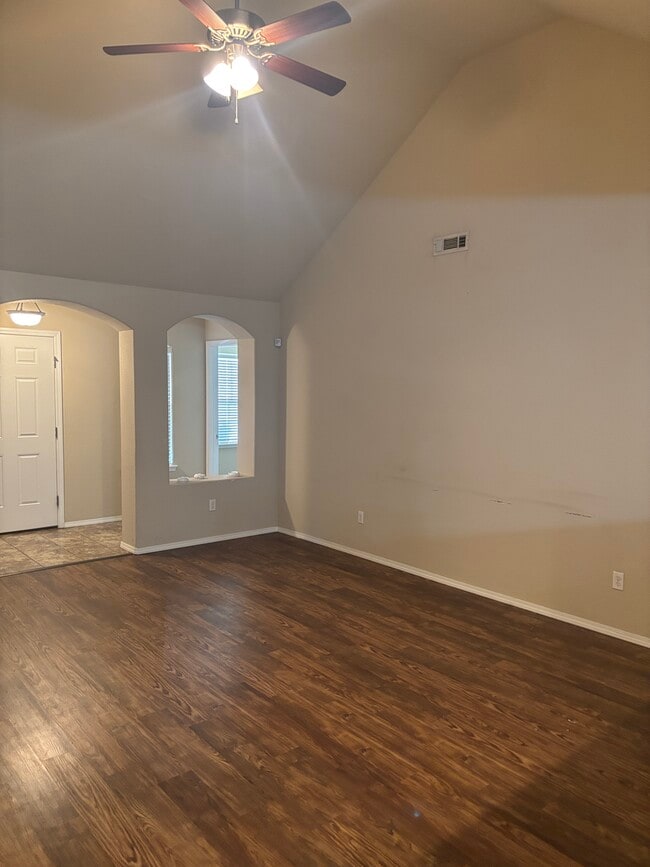 Building Photo - 630 Saddlehorn Dr