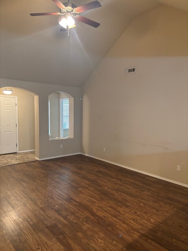 Foto del edificio - 630 Saddlehorn Dr