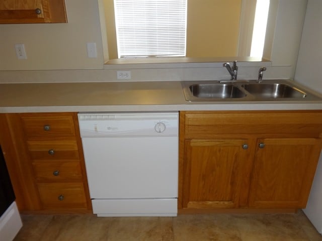 Building Photo - 13404 Silver Leaf Cir