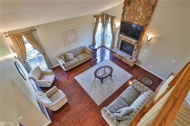 Foto del edificio - 3121 Fox Hill Rd