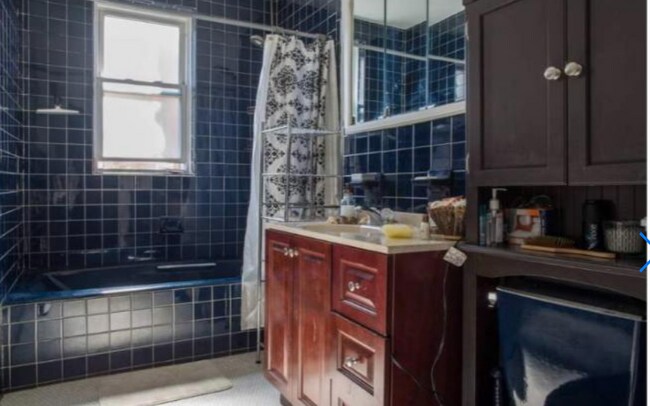 Building Photo - 815 Centre St