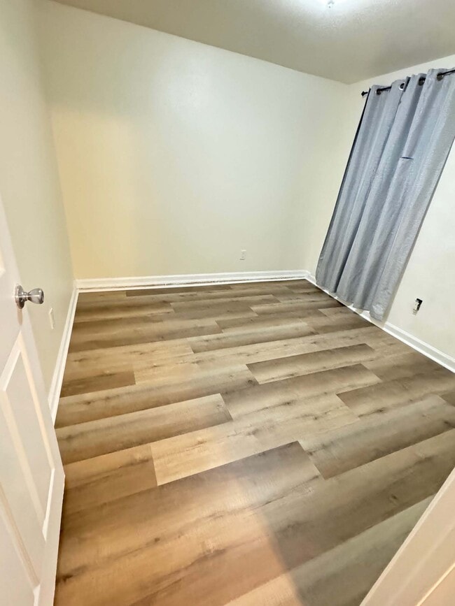 Building Photo - 10909 Burin Ave