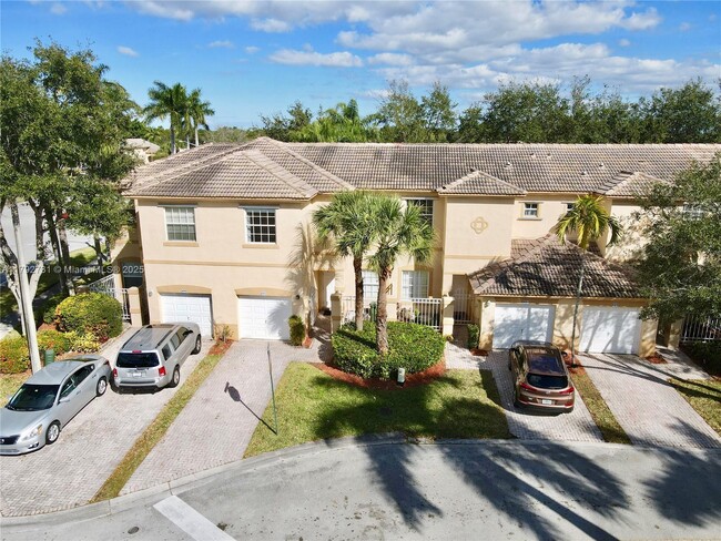 Foto del edificio - 895 NW 170th Terrace