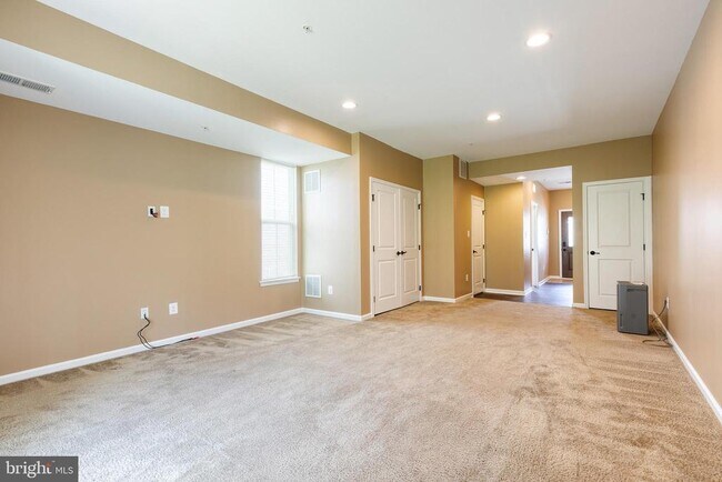 Foto del edificio - 613 Ravenwood Dr