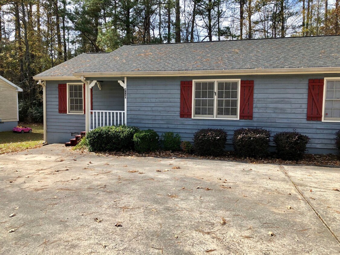 Foto principal - 913 Old Summerville Rd NW
