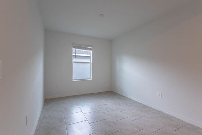 Foto del edificio - Brand New 6 Bedroom
