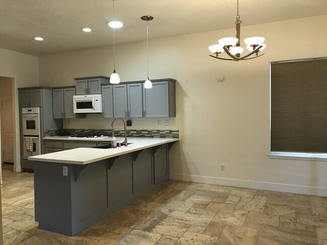 Foto del edificio - 8423 Daisy Rd