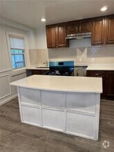 Building Photo - 9 Greystone Ave