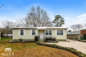 Building Photo - 217 Marshall Dr